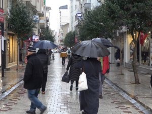 Trakya’da sağanak yağış etkili oluyor