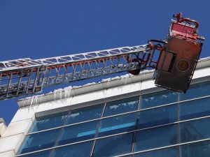 Ardahan’da "buz kırma timi" iş başında