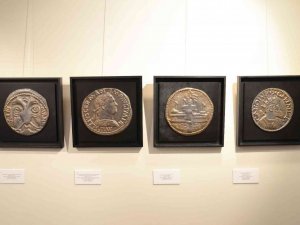 Antik Yunan sikkelerinden kripto paralara uzanan “Zamanın Hazinesi” sergisi açıldı