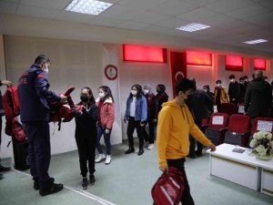 Gaziantep’te acil durum çantası dağıtılıyor