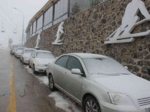 Meteoroloji uyarmıştı, beklenen kar yağışı Erzurum’da başladı