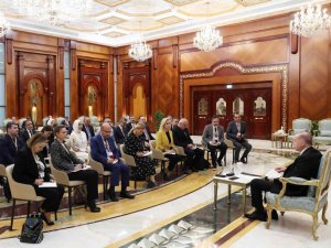 Cumhurbaşkanı Erdoğan, “Ana muhalefetin başındaki bir adamın yaptığı hareketlere bakın”