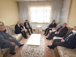 Başkan Hasan Kılca ve Kaymakam Orhan’dan şehit ailelerine ziyaret