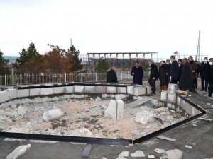 Başkan Gürkan, usta şagirt kümbeti restorasyon çalışmalarını inceledi