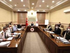 Bakan Akar kuvvet komutanları ile toplantı gerçekleştirdi