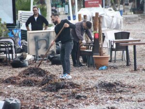 Fırtına sonrası temizlik yapıldı