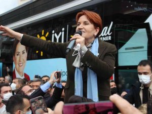 İYİ Parti Genel Başkanı Akşener Manisa’da esnaf ziyareti yaptı