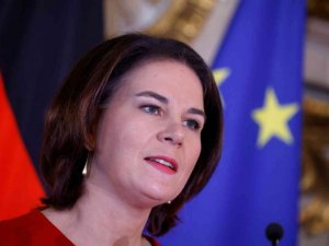 Almanya Dışişleri Bakanı Baerbock: "Rusya, Ukrayna devletinin yeniden ihlalinde yüksek siyasi ve ekonomik bedel ödeyecek"