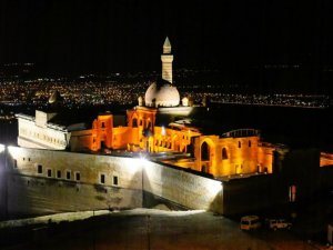 Tarihi İshakpaşa Sarayı, aydınlatma sistemleriyle donatıldı