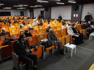 Prof. Dr. Çobanoğlu: "Aktarlar da diplomalı olmalı"