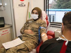 Jandarmadan kan bağışı