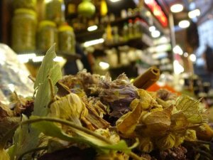 Havalar soğudu "kış çayı"na talep arttı