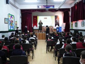 Keçiören Belediyesi öğrencilere geri dönüşümü anlattı