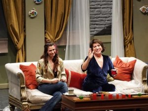 ’Plastik Aşklar’ oyunu Bilecik’te seyirciyle buluştu