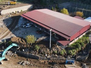 Demirciler Mahallesi, istinat duvarına kavuştu