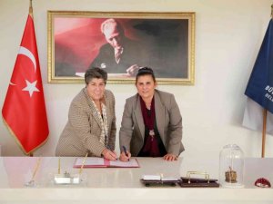 Türkiye Kadın Dernekleri Federasyonu Başkanı Güllü; “Başkan Çerçioğlu, Türkiye’de belediye başkanlığının en iyi örneklerinden birisi”