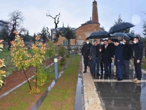 Siirt Valisi Hacıbektaşoğlu, Millet Bahçesinde çalışmaları inceledi
