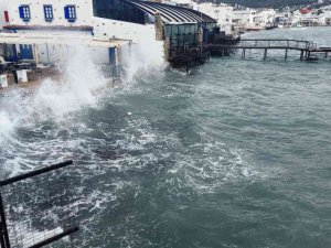 Bodrum fırtınanın esiri oldu