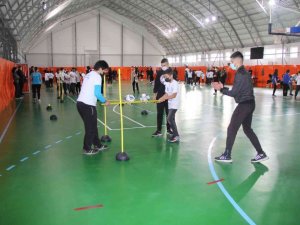 ALKÜ’lü öğrenciler ‘Farkındalık Çemberine’ girdi