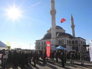 Hırka-i Şerif Cami dualarla ibadete açıldı