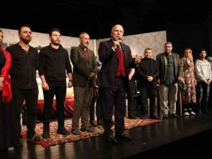 EBB Şehir Tiyatrosu’ndan dev bir yapıt daha: “Bir Bayram Sabahı”