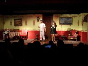 Tuzla’da görme engelli tiyatrocular sahne aldı