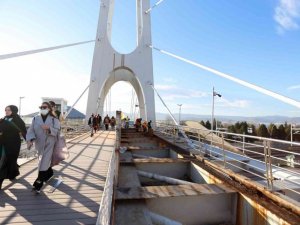 Üstgeçit tadilat çalışmaları sürüyor