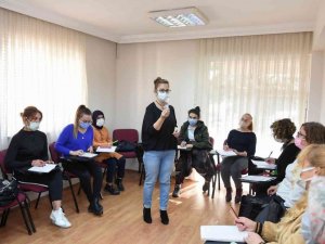 Altındağlı kadınlar İngilizce öğreniyor