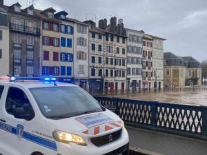 Fransa’nın güneybatısını sel vurdu