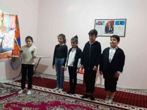 Köyüne açtığı kursla köy sakinlerine tiyatroyu sevdirdi