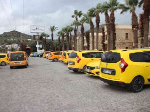 Bodrum Şoförler Odası önünde taksi yoğunluğu