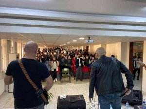 Öğrenciler okulda konser düzenledi