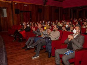 Kumdan Şehir izleyici ile buluştu