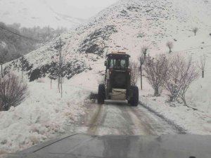 Tunceli’de karla mücadele çalışmaları sürüyor