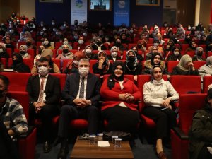 Yazar Tufan: “Bize düşen insanı savunmaktır”