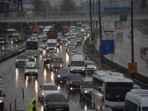 Tır sıkıştı, Kocaeli trafiği alt üst oldu
