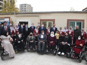 Vali Erin engelli vatandaşlarla bir araya geldi