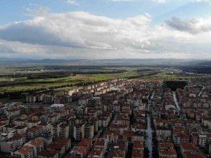 Balıkesir’de kara bulutlar şehri esir aldı