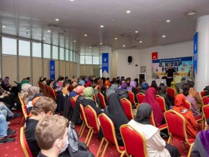 350 bin okur kitapla buluştu