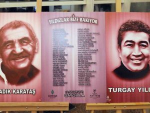 Yıldızlar sahnede anıldı