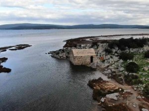 Denizle birleşen kaplıca: “Kleopatra Hamamı”