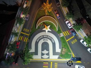 Akyazı’da tören alanı yeni görünümüne kavuştu