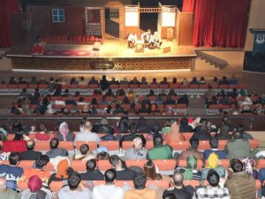 "Bir zamanlar Urfa" tiyatro oyununa yoğun ilgi
