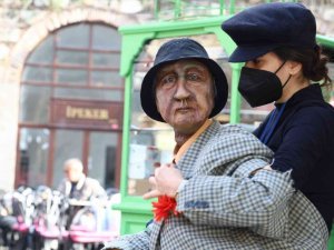 Festivale kuklalı davet