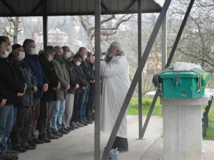 Hayatını kaybeden üniversite öğrencisi duvakla son yolculuğuna uğurlandı