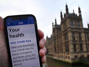 İngiltere’de Avam Kamarası’ndan yeni Covid-19 kısıtlamalarına onay