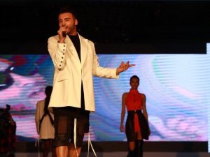 Emre Kaya bu kez podyumda