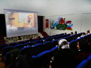Elazığ Belediyesi’nden miniklere sinema keyfi