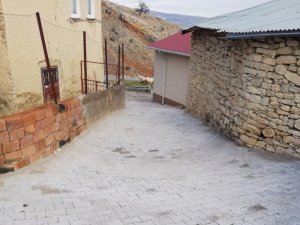 Arapgir’de kilit taş çalışmaları sürüyor