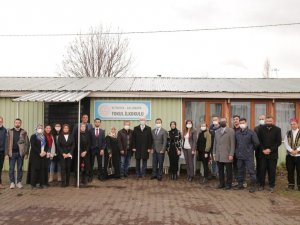 Kütahyalı emekli kütüphane memuru, köy ilkokuluna kütüphane kurdu
